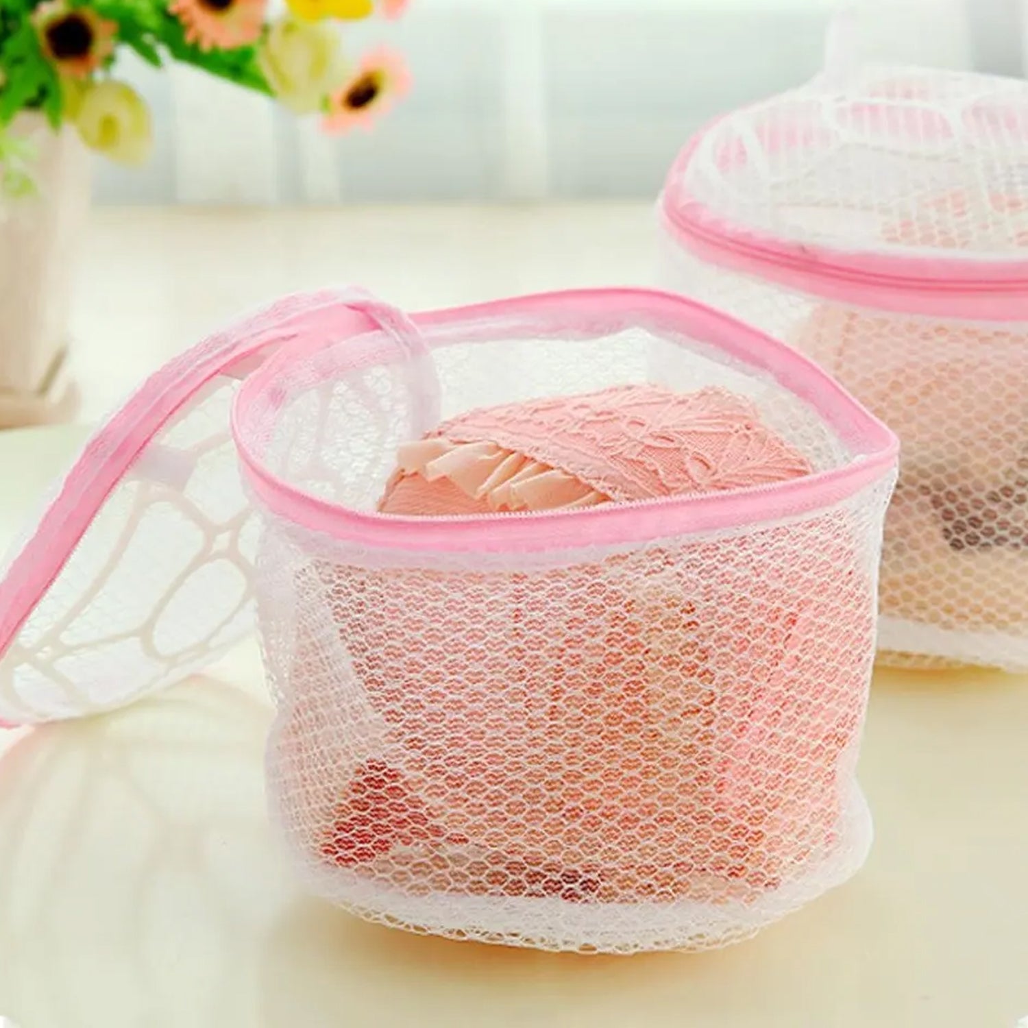8359 Small Round cloth washing Laundray bag | washing net bag Pouch | Mesh Laundry Bag with rust free zipper for Washing, socks and underwear (1 Pc) 8359 Small Round cloth washing Laundray bag | washing net bag Pouch | Mesh Laundry Bag with rust free zipper for Washing, socks and underwear (1 Pc)